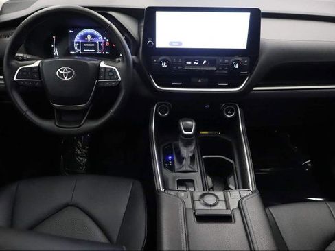 Used 2024 Toyota Grand Highlander XLE image 21
