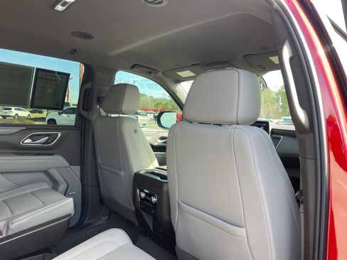 Used 2021 GMC Yukon XL SLT w/ SLT Luxury Package image 26