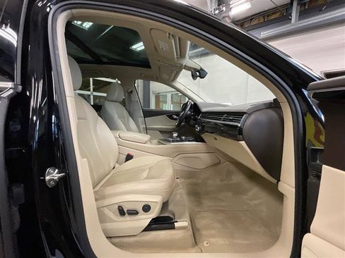 Used 2018 Audi Q7 3.0T Prestige w/ Prestige Package image 29