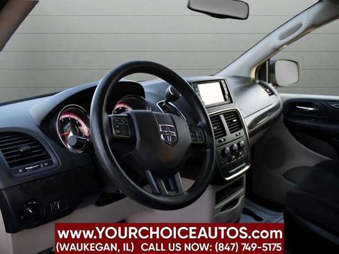 Used 2018 Dodge Grand Caravan SE w/ UConnect Hands-Free Group image 9