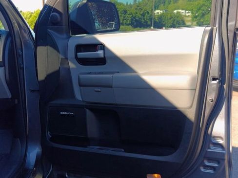 Used 2014 Toyota Sequoia Limited AWD/4WD image 26