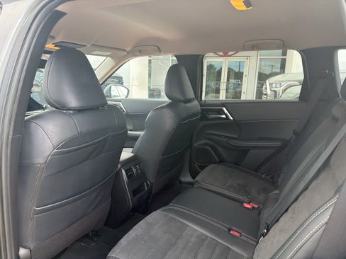 Used 2024 Mitsubishi Outlander SE AWD/4WD image 32
