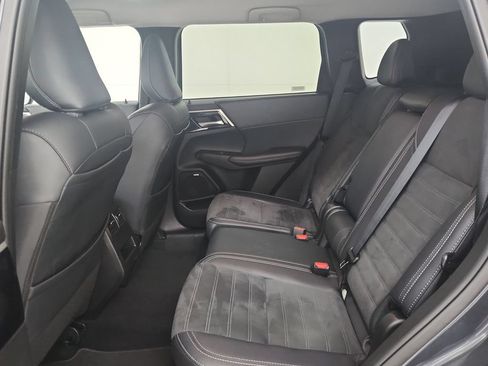 Used 2025 Mitsubishi Outlander SE AWD/4WD image 31