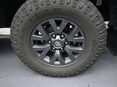 Used 2023 Toyota Tacoma SR5 w/ Technology Package RWD image 10