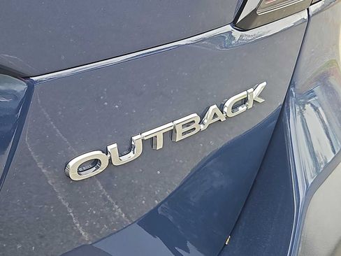 Used 2025 Subaru Outback Premium AWD/4WD image 12