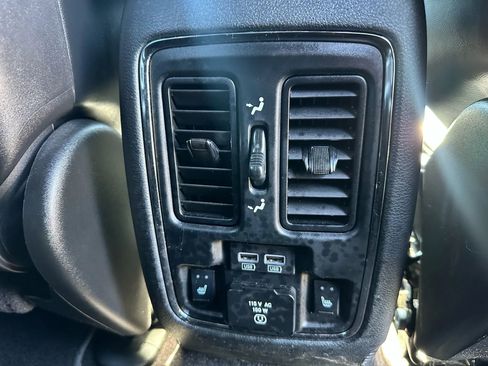 Used 2015 Jeep Grand Cherokee Limited image 21