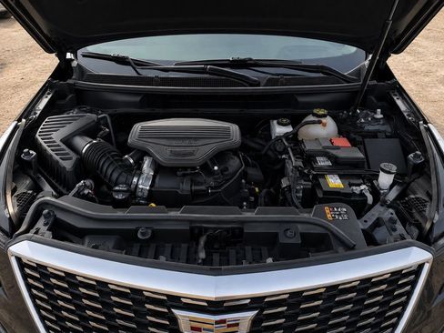 Used 2022 Cadillac XT5 Premium Luxury w/ Technology Package FWD image 11