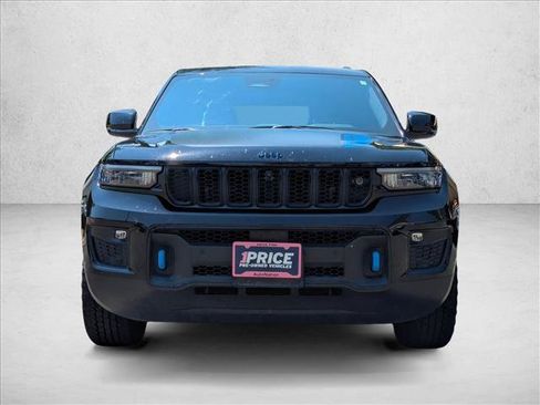 Used 2023 Jeep Grand Cherokee Trailhawk w/ Advanced Protech Group II AWD/4WD image 2