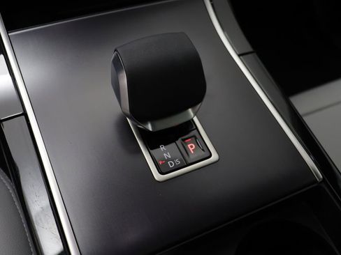 New 2026 Land Rover Range Rover Velar Dynamic SE image 13