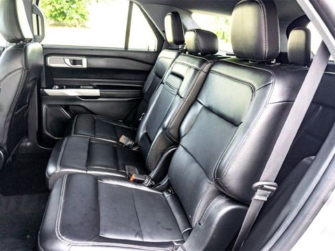 Used 2024 Ford Explorer Limited image 27