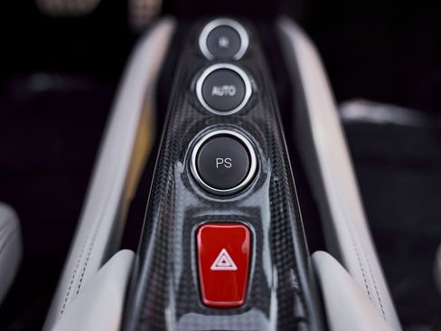 Used 2022 Ferrari F8 Tributo image 76