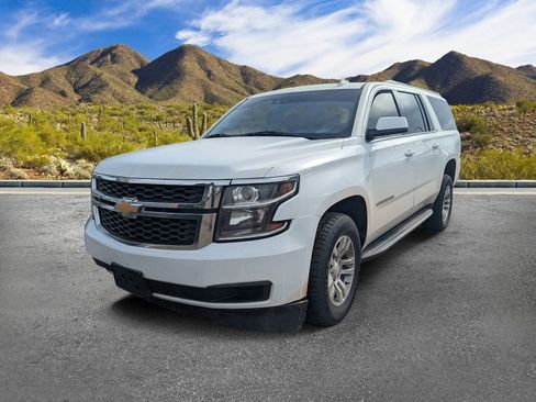 Used 2020 Chevrolet Suburban LT RWD image 2