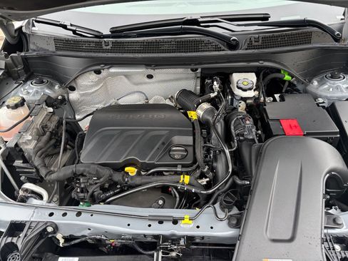 Used 2025 Buick Envista Sport Touring image 31