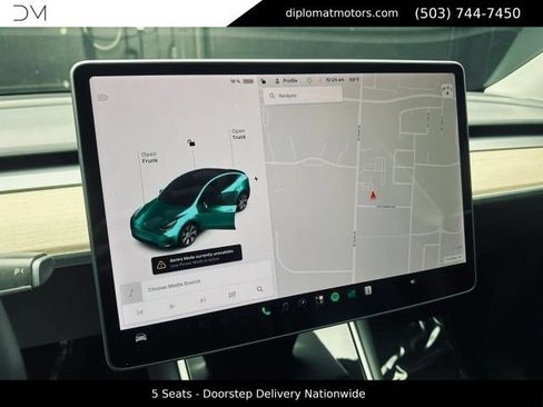 Used 2021 Tesla Model Y Long Range AWD/4WD image 32