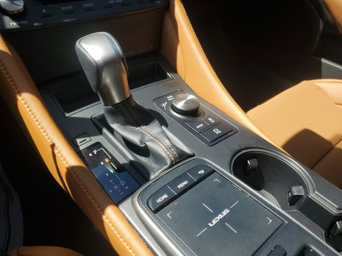 Used 2022 Lexus RC 300 image 25