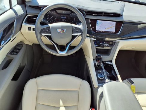 Used 2023 Cadillac XT6 Premium Luxury w/ LPO, Floor Liner Package AWD/4WD image 3