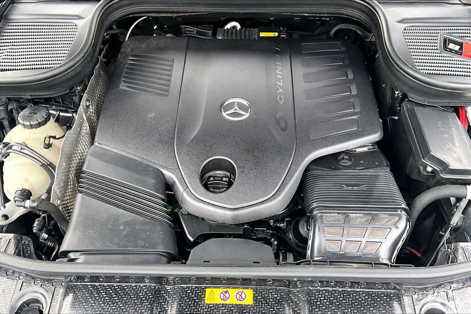 Used 2025 Mercedes-Benz GLS 450 4MATIC w/ AMG Line Exterior image 33