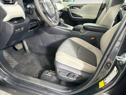 Used 2025 Toyota RAV4 XLE FWD image 9