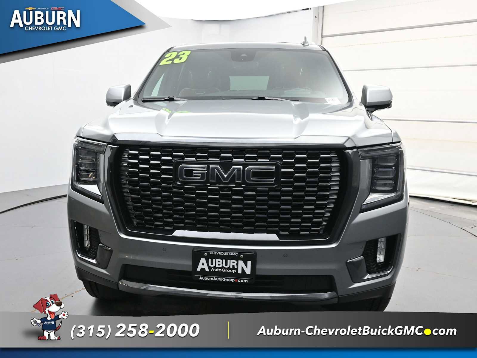 Used 2023 GMC Yukon XL Denali Ultimate AWD/4WD image 3