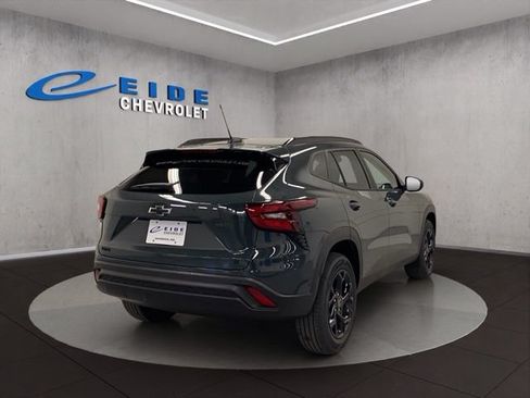 New 2026 Chevrolet Trax LT w/ Driver Confidence Package FWD image 14