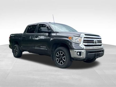 Used 2017 Toyota Tundra SR5 w/ TRD Off Road Package AWD/4WD image 12