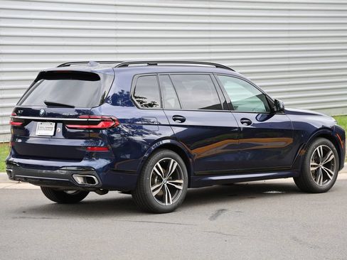 Used 2023 BMW X7 xDrive40i w/ M Sport Package AWD/4WD image 4