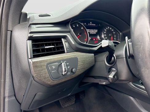 Used 2019 Audi A4 2.0T Premium image 10