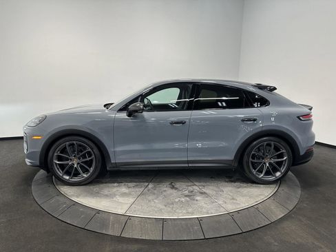 Certified 2024 Porsche Cayenne Turbo GT image 2