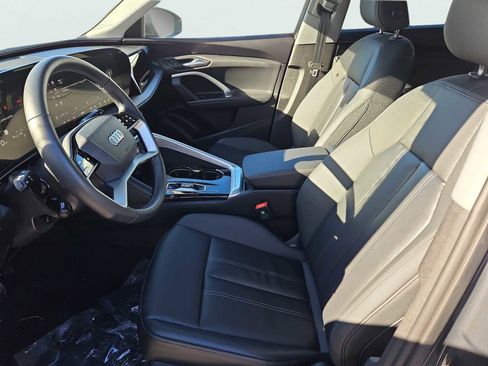 Certified 2025 Audi Q5 Premium w/ Convenience Package AWD/4WD image 32