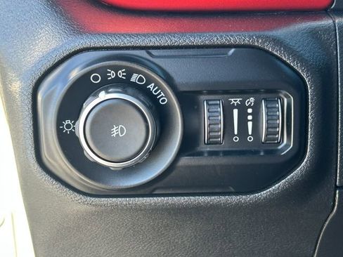 Used 2018 Jeep Wrangler Unlimited Rubicon image 24