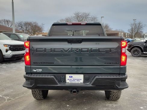 Used 2025 Chevrolet Silverado 1500 Custom Trail Boss w/ LPO, Dark Essentials Package image 5