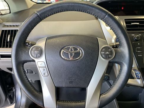 Used 2014 Toyota Prius V Five FWD image 17