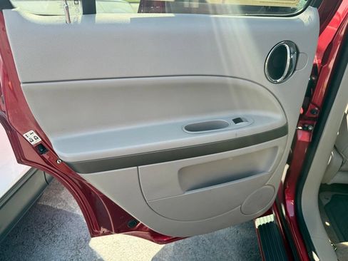Used 2010 Chevrolet HHR LT FWD image 15