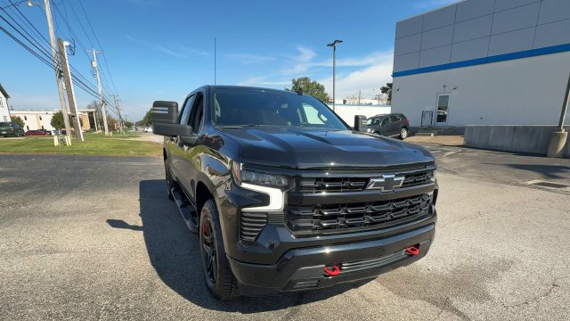 Certified 2023 Chevrolet Silverado 1500 RST w/ Redline Edition AWD/4WD image 3