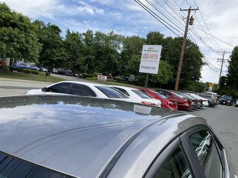 Used 2016 Toyota Corolla LE FWD image 10