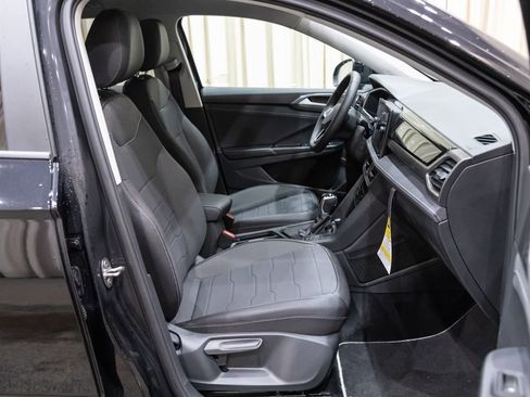 New 2026 Volkswagen Taos SE FWD image 11