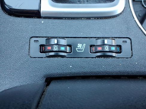 Used 2017 Toyota Highlander Limited image 19