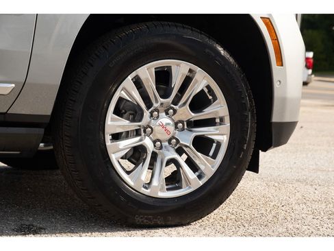 New 2026 GMC Yukon Denali image 10