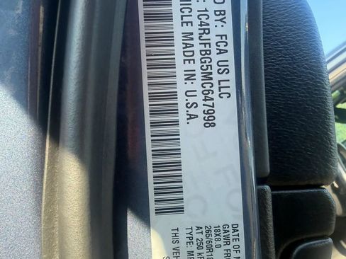 Used 2021 Jeep Grand Cherokee Limited AWD/4WD image 32