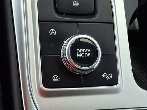 Used 2023 Ford Explorer Platinum w/ Technology Package image 28