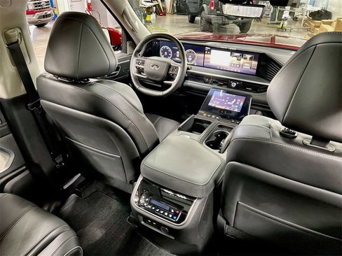 Used 2025 INFINITI QX80 Sensory image 20