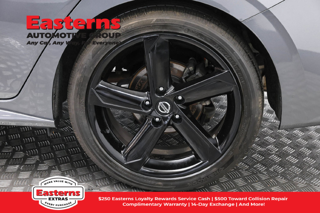 Used 2023 Nissan Sentra SR w/ Midnight Edition Package FWD image 34