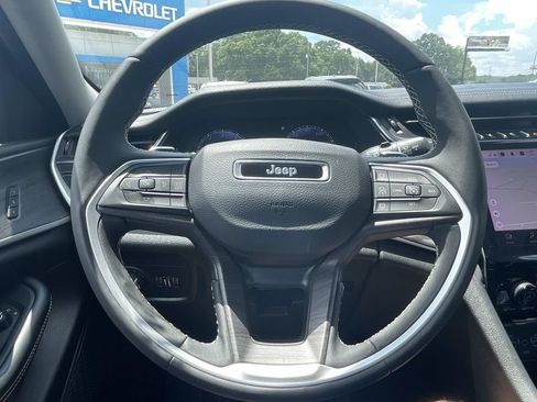Used 2023 Jeep Grand Cherokee Limited RWD image 23