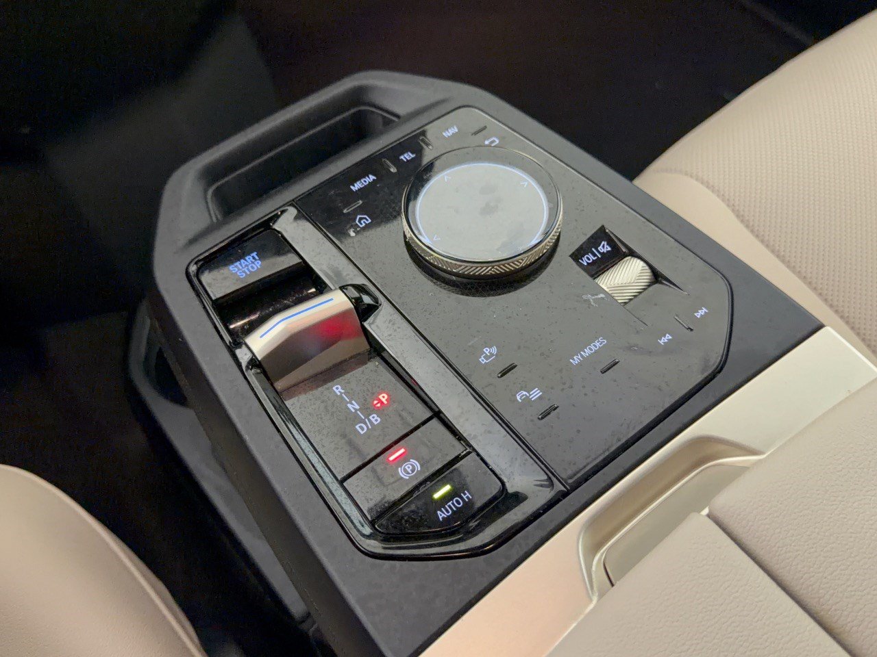 Certified 2024 BMW iX xDrive50 AWD/4WD image 21
