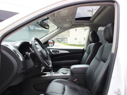 Used 2019 Nissan Pathfinder SL w/ SL Premium Package AWD/4WD image 19