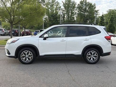 Used 2023 Subaru Forester Premium AWD/4WD image 6