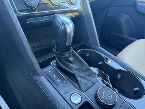 Used 2020 Volkswagen Atlas Cross Sport SEL image 24