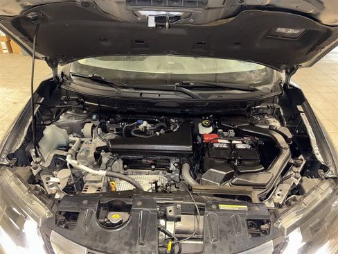 Used 2019 Nissan Rogue SV w/ Sun & Sound Touring Package image 12