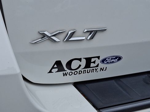 Used 2023 Ford Explorer XLT AWD/4WD image 31