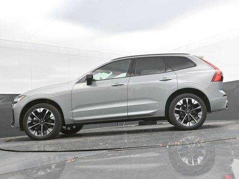 New 2026 Volvo XC60 B5 Plus w/ Protection Package Premier image 32